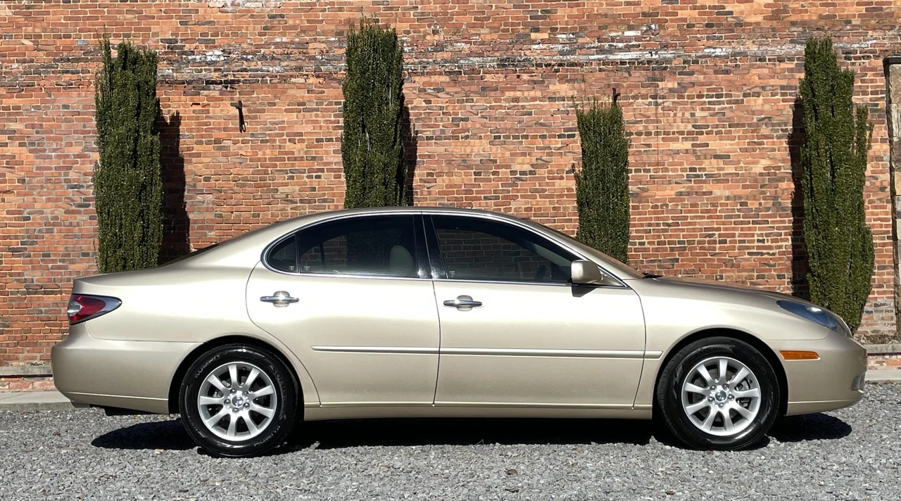 2002 Lexus ES 4th Gen - Image 13 of 31