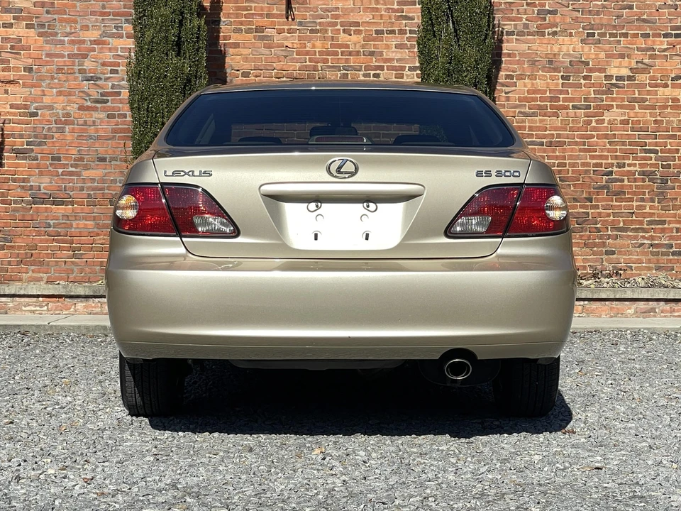 2002 Lexus ES 4th Gen - Image 10 of 31