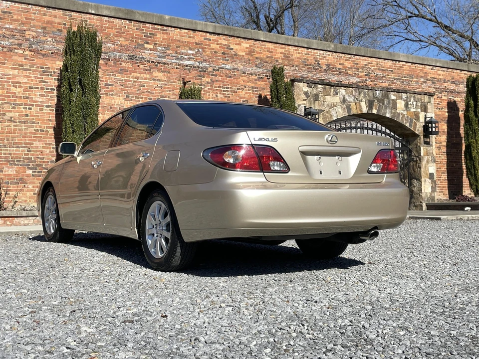 2002 Lexus ES 4th Gen - Image 9 of 31
