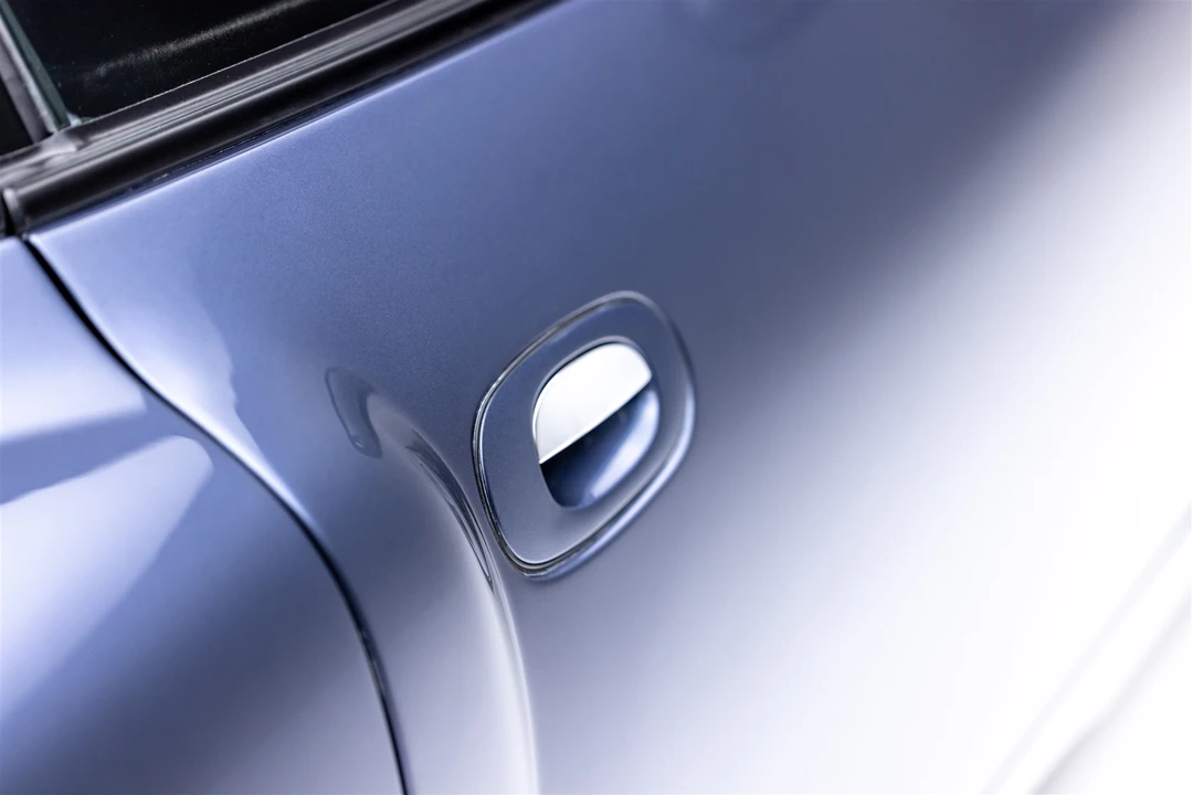 2003 Aston Martin Vanquish 1st Gen - Image 22 of 31