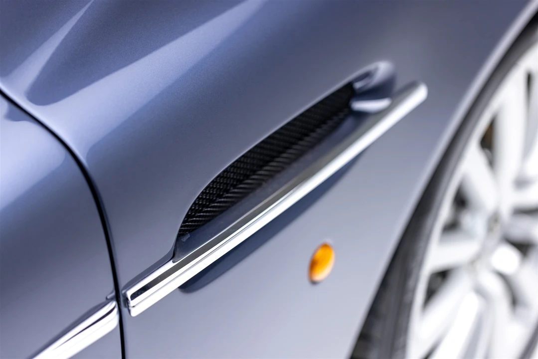 2003 Aston Martin Vanquish 1st Gen - Image 26 of 31