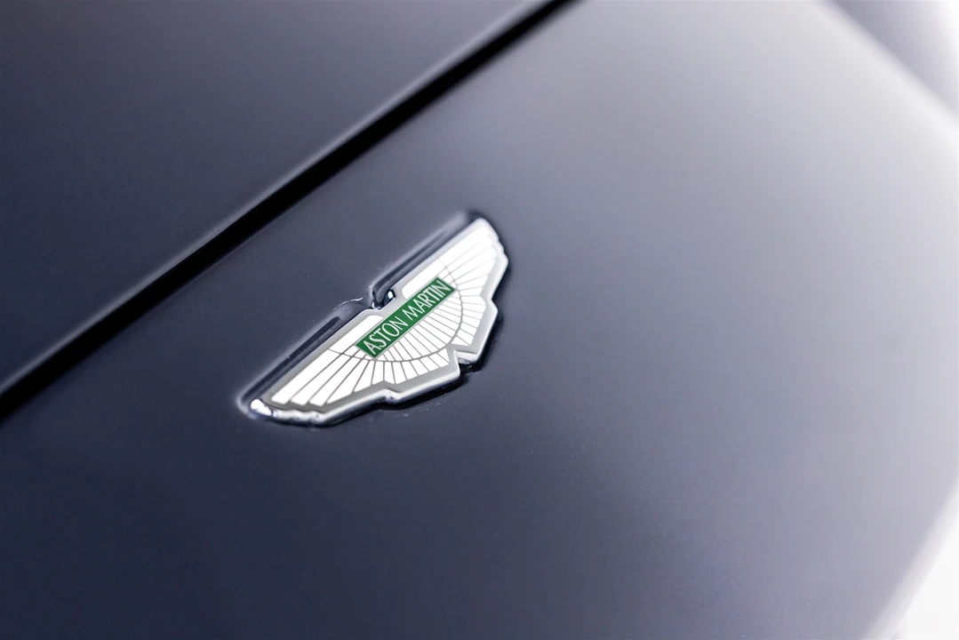2003 Aston Martin Vanquish 1st Gen - Image 30 of 31