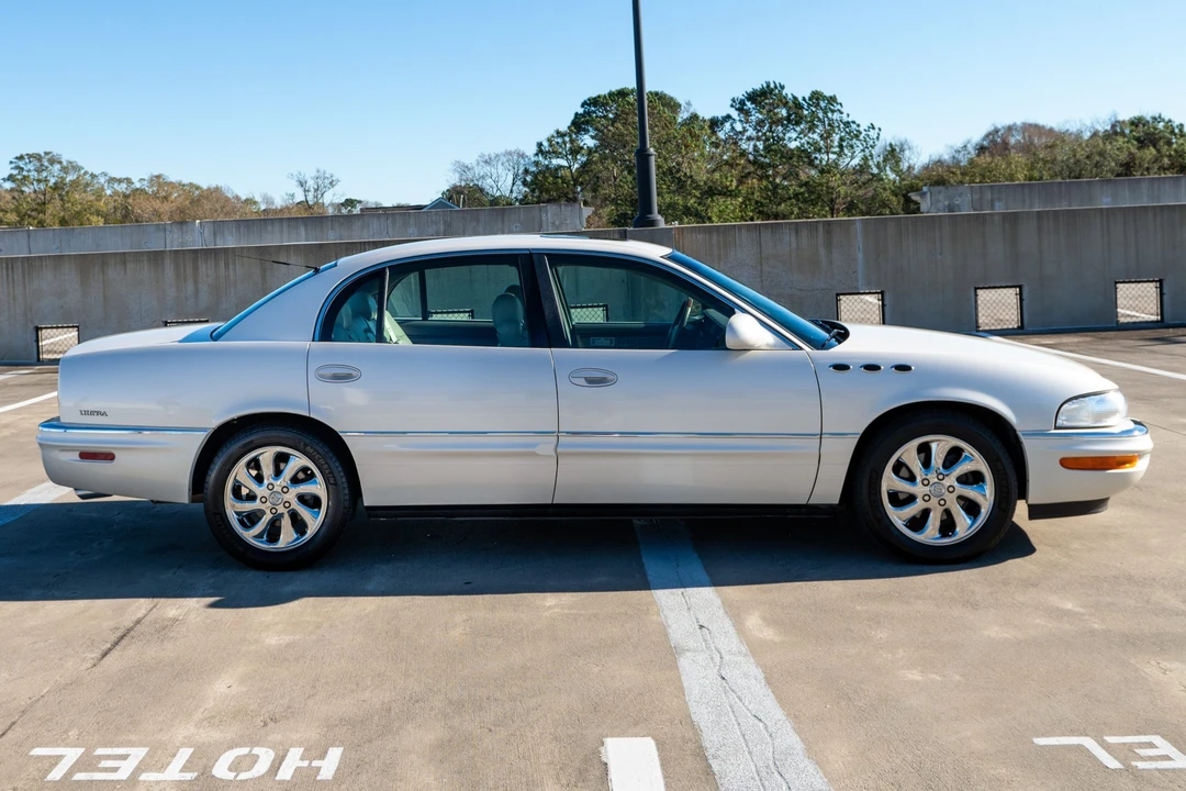 2003 Buick Park Avenue - Image 5 of 31