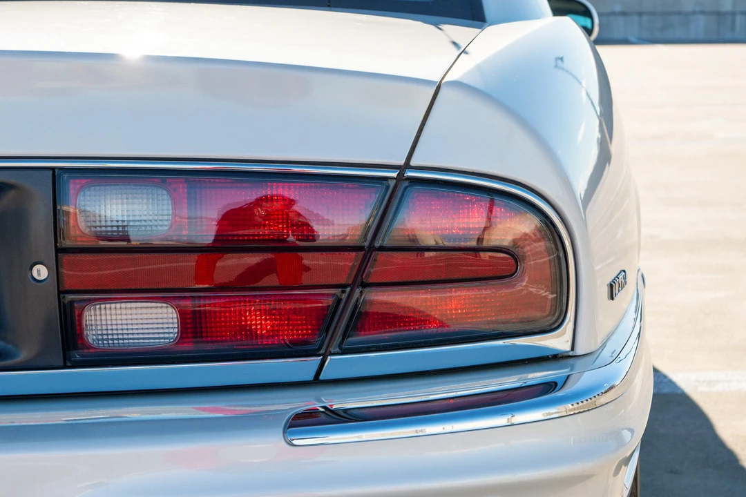 2003 Buick Park Avenue - Image 16 of 31