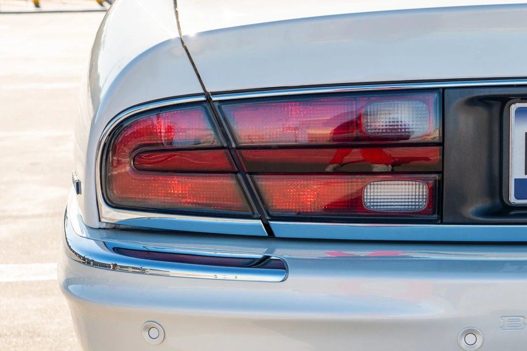 2003 Buick Park Avenue - Image 15 of 31