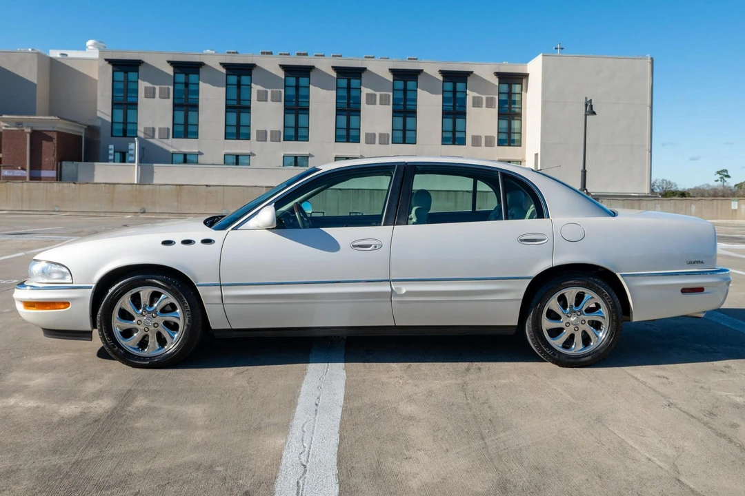 2003 Buick Park Avenue - Image 9 of 31