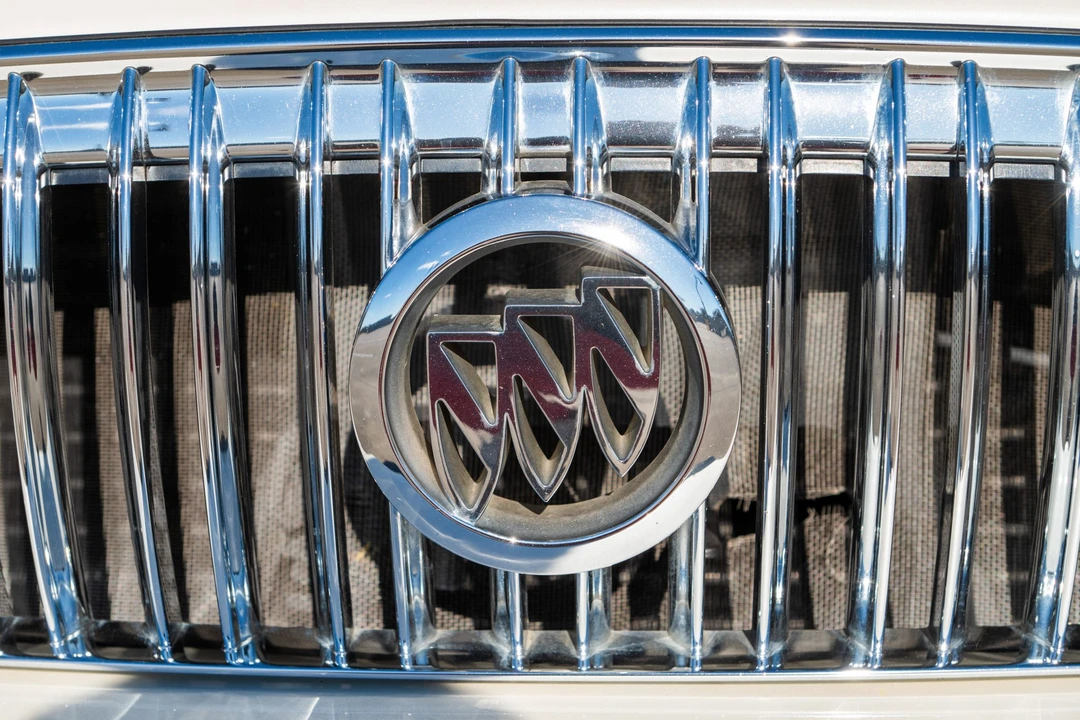 2003 Buick Park Avenue - Image 17 of 31