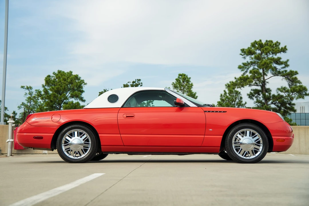 2003 Ford Thunderbird 11th Gen - Image 23 of 31