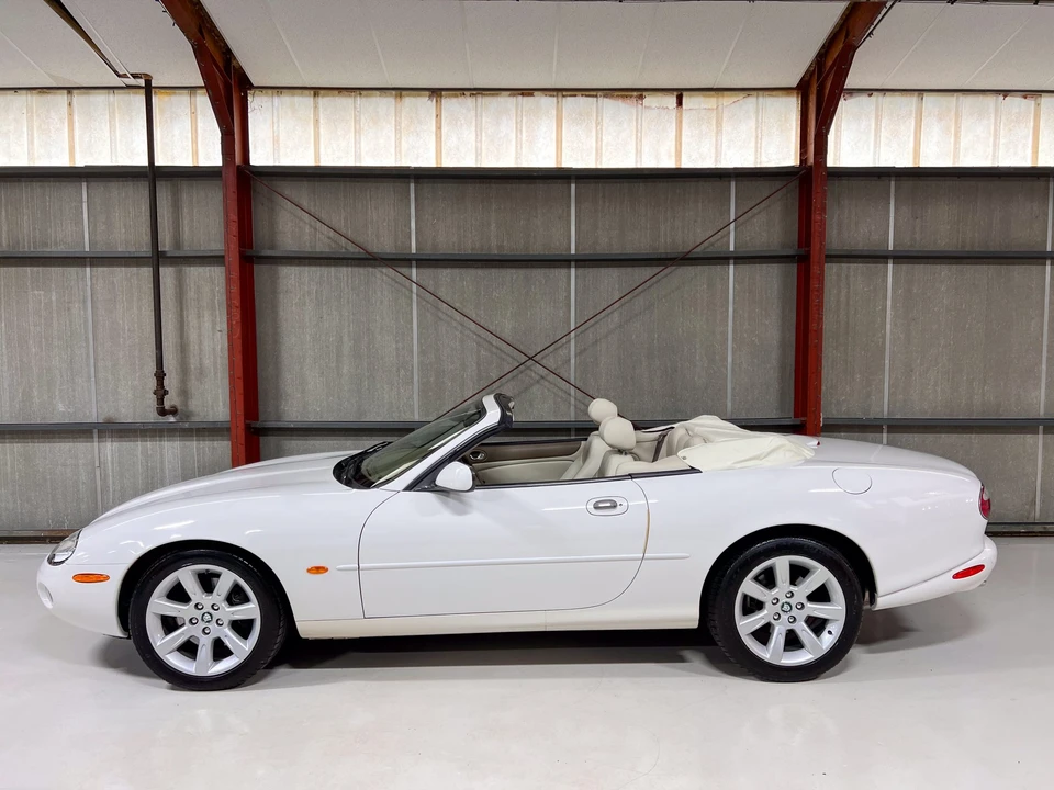 2003 Jaguar X100 XK8 - Image 22 of 31