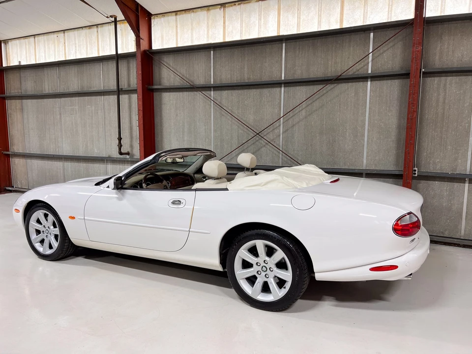 2003 Jaguar X100 XK8 - Image 21 of 31
