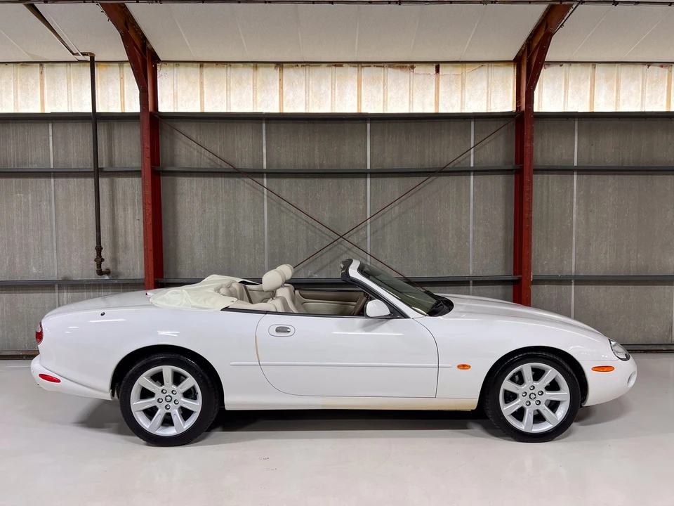 2003 Jaguar X100 XK8 - Image 12 of 31