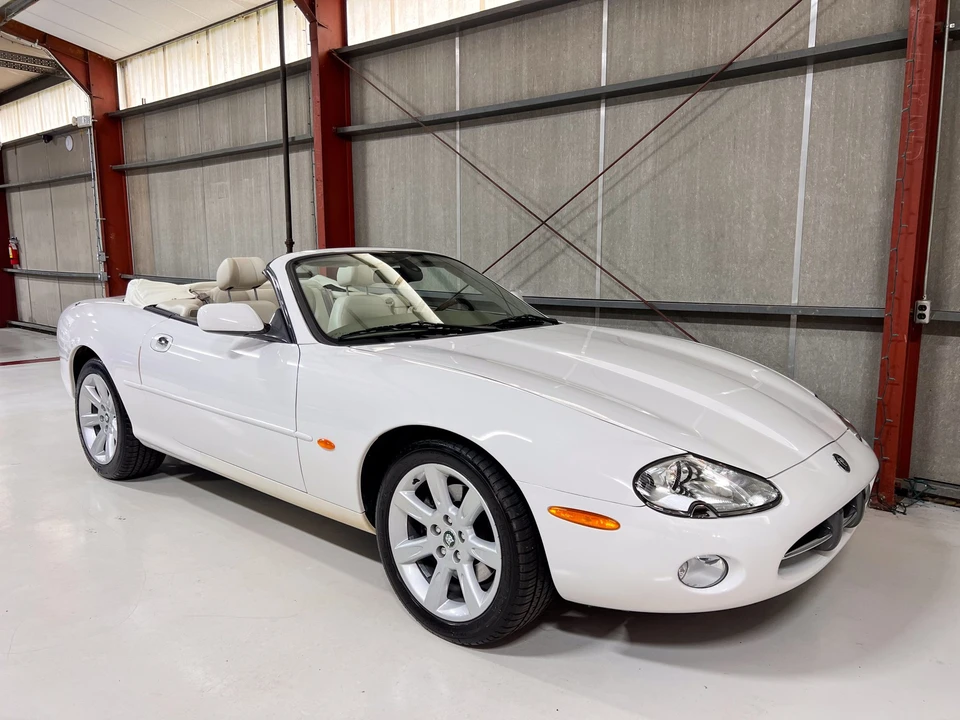 2003 Jaguar X100 XK8 - Image 10 of 31