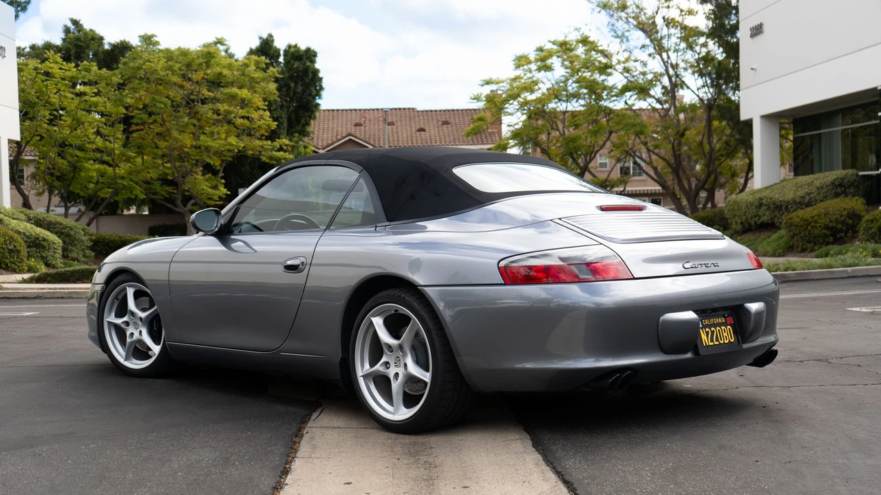 2003 Porsche 996 Carrera - Image 27 of 31