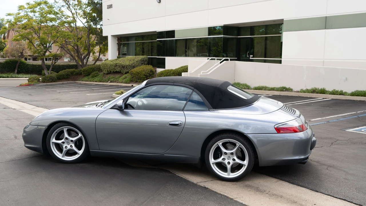 2003 Porsche 996 Carrera - Image 26 of 31