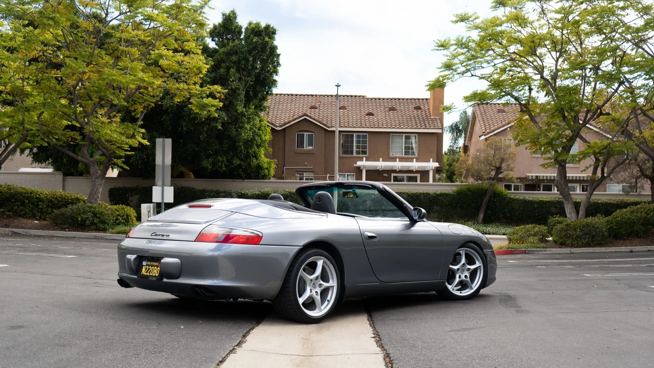 2003 Porsche 996 Carrera - Image 13 of 31