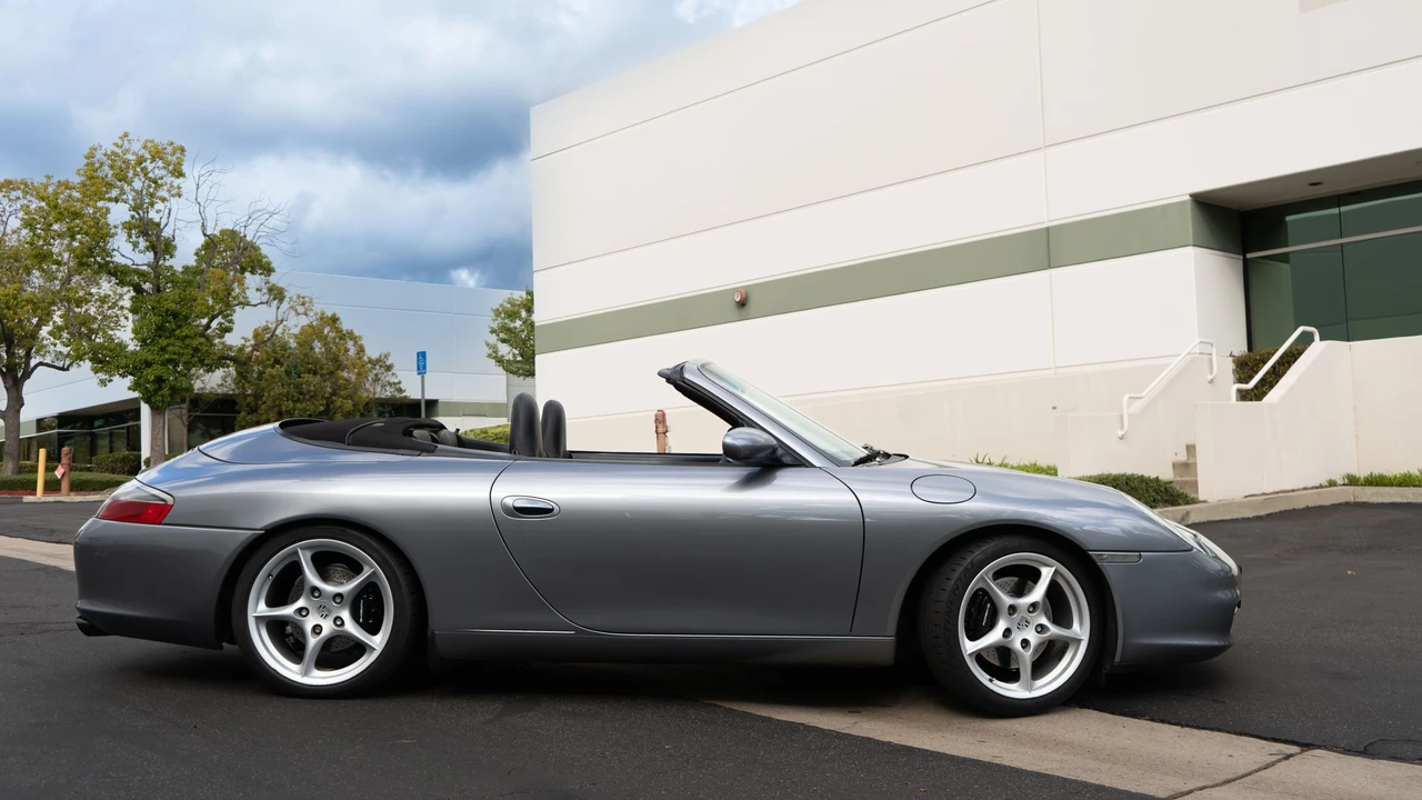 2003 Porsche 996 Carrera - Image 16 of 31