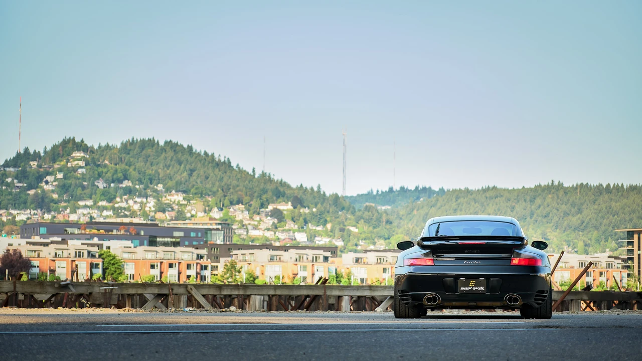 2003 Porsche 996 Turbo - Image 13 of 31