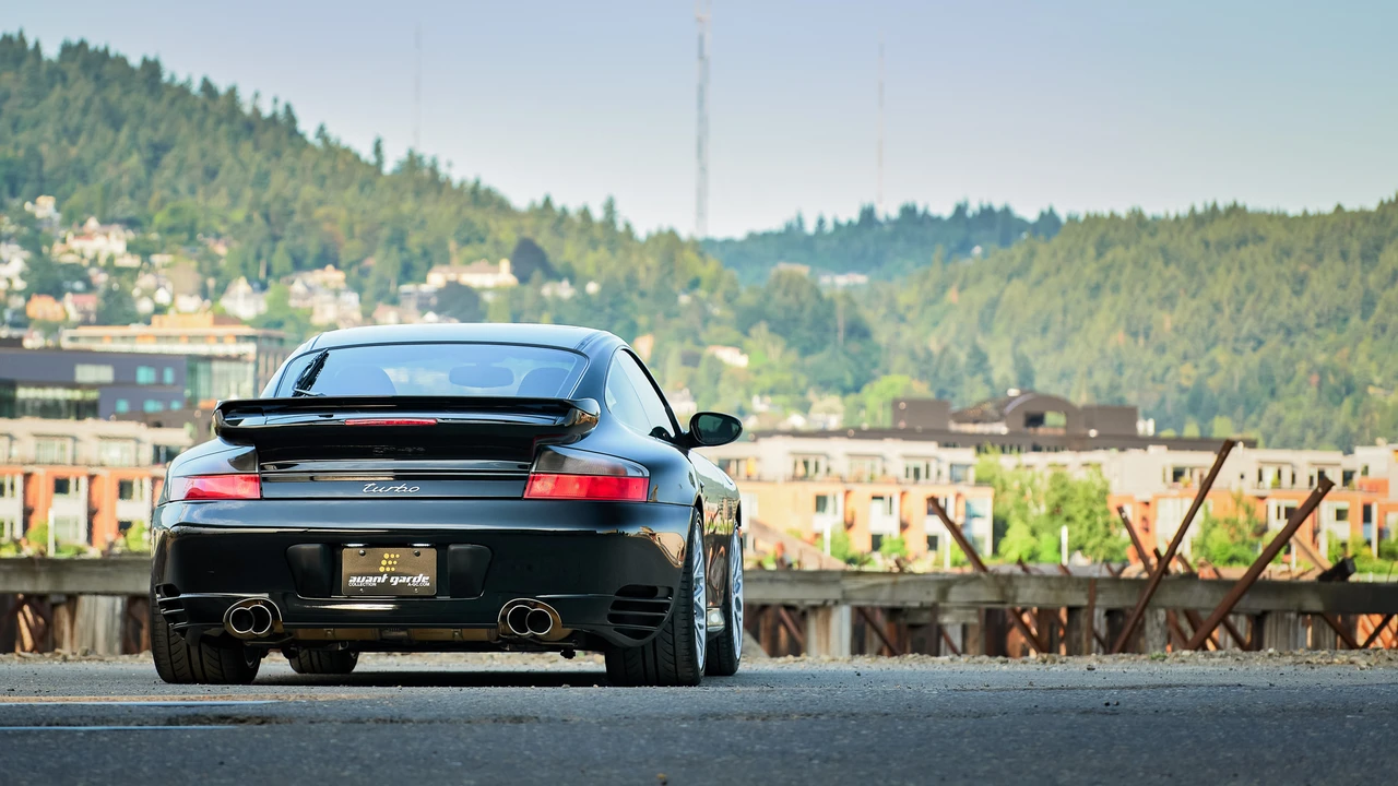 2003 Porsche 996 Turbo - Image 17 of 31