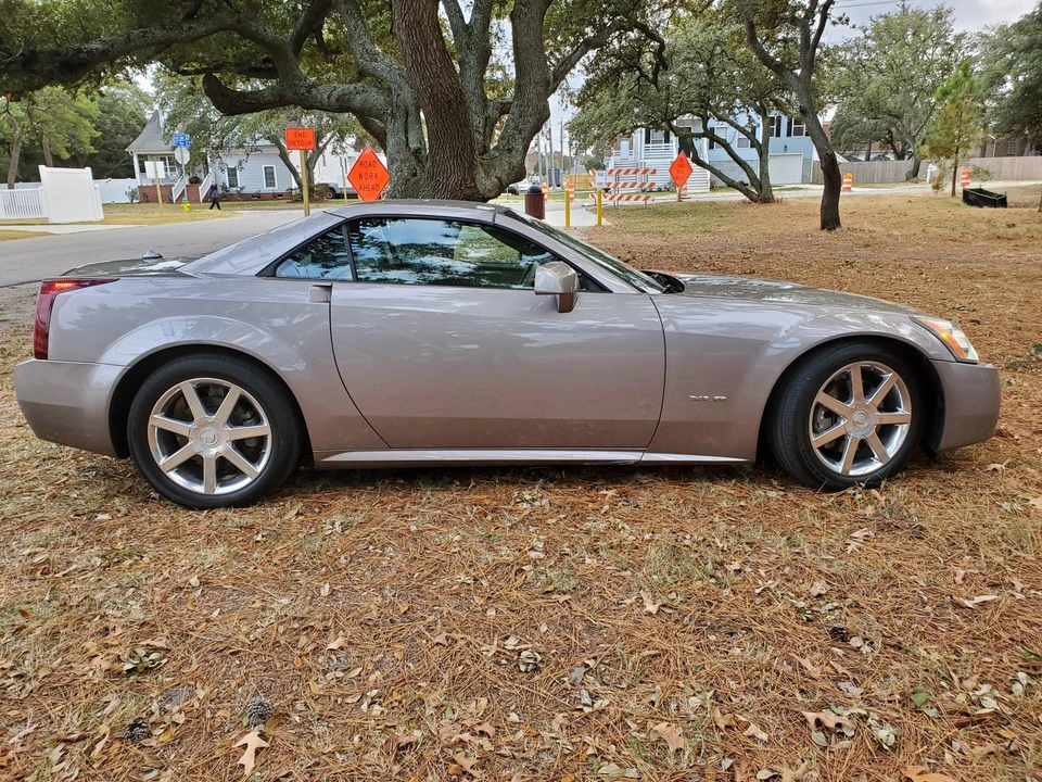2004 Cadillac XLR - Image 14 of 31