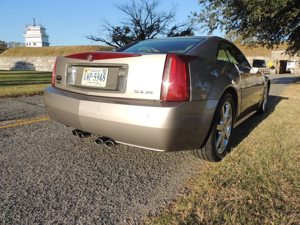 2004 Cadillac XLR - Image 7 of 31
