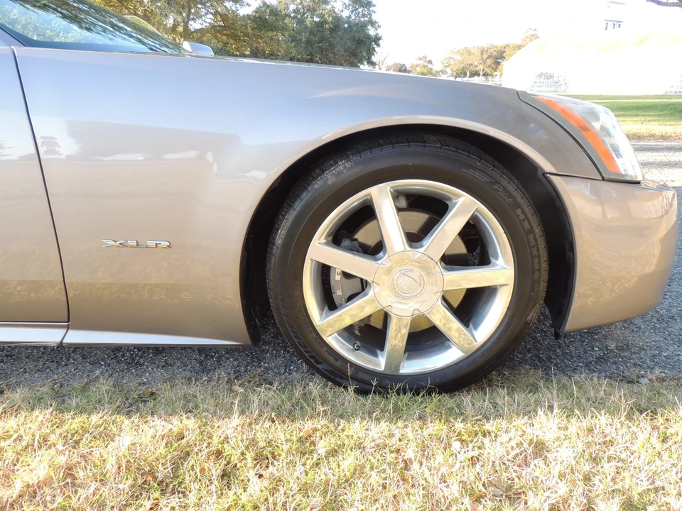 2004 Cadillac XLR - Image 27 of 31