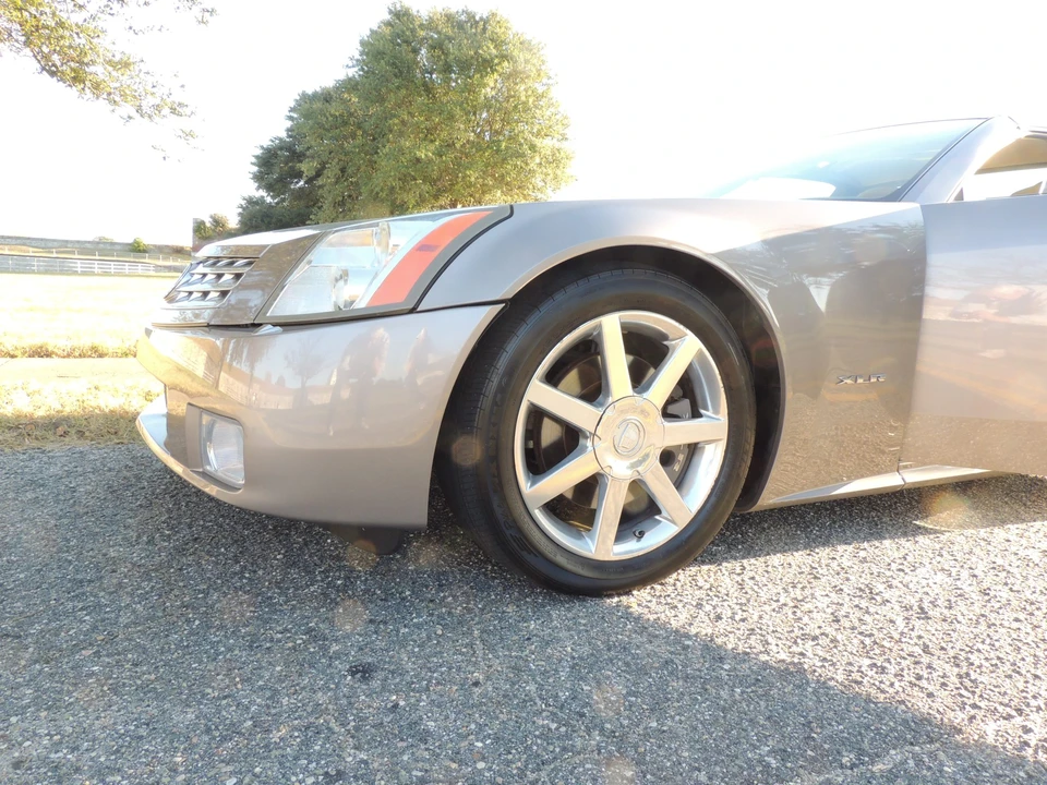 2004 Cadillac XLR - Image 24 of 31