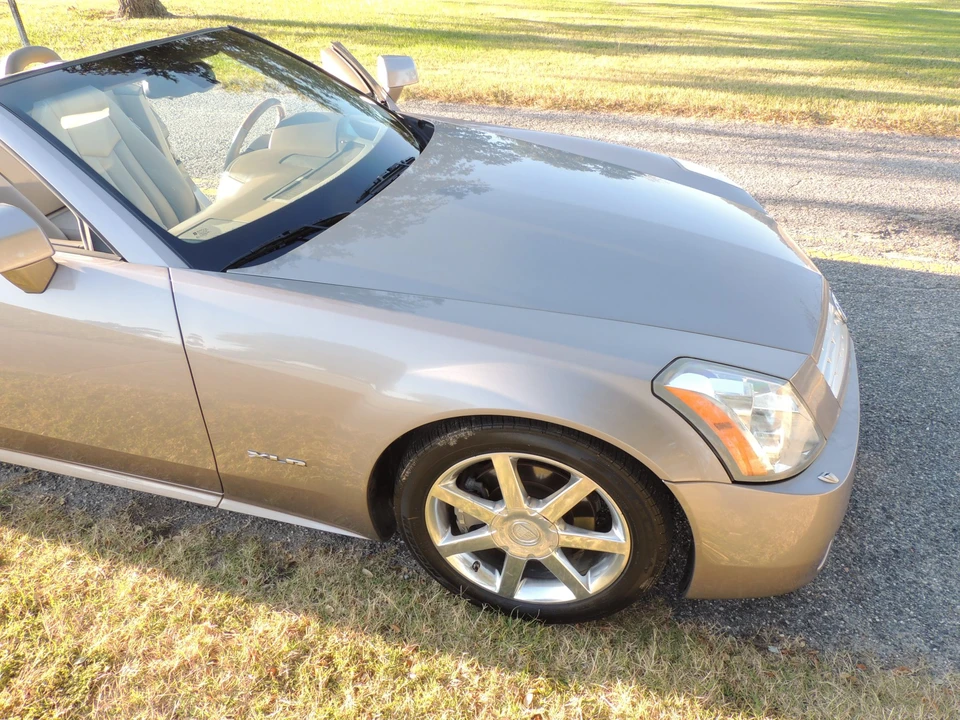 2004 Cadillac XLR - Image 20 of 31