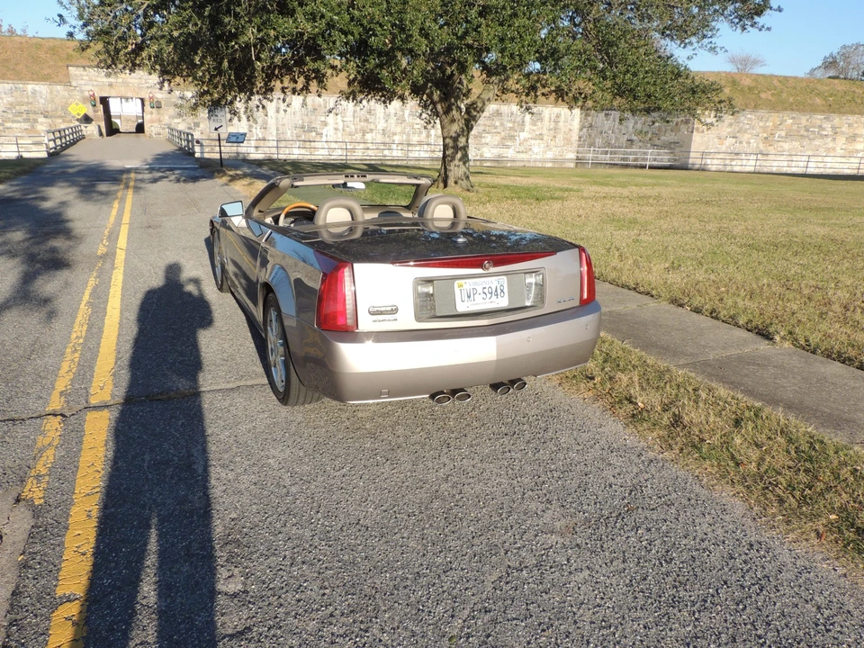 2004 Cadillac XLR - Image 5 of 31