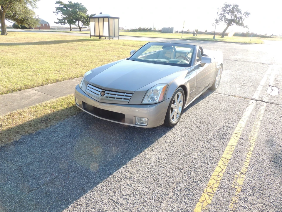 2004 Cadillac XLR - Image 3 of 31