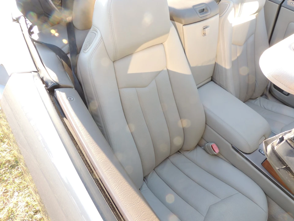 2004 Cadillac XLR - Image 30 of 31