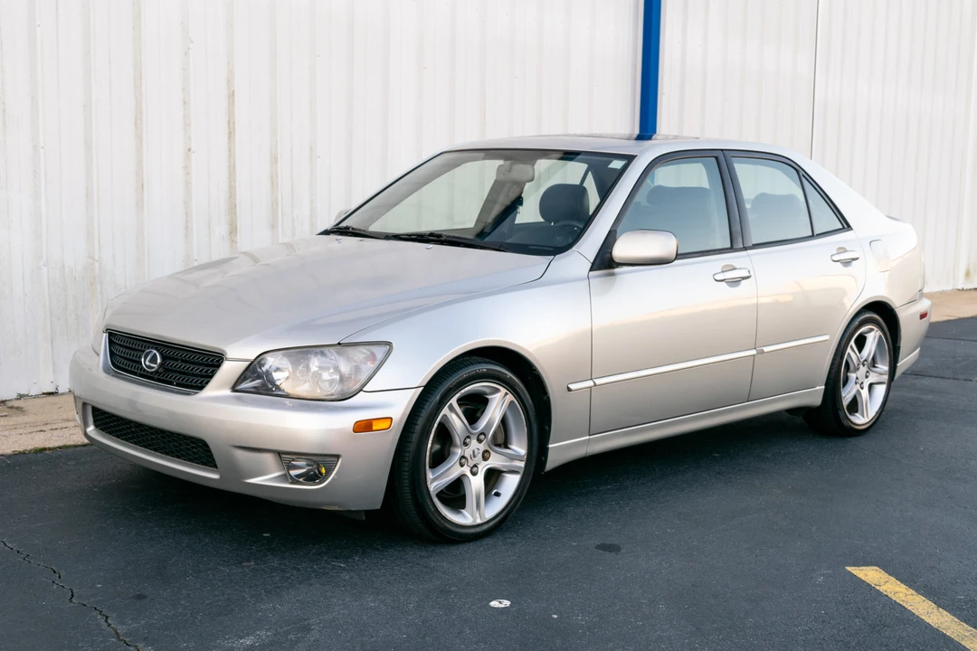 2004 Lexus IS 1st Gen - Image 2 of 31