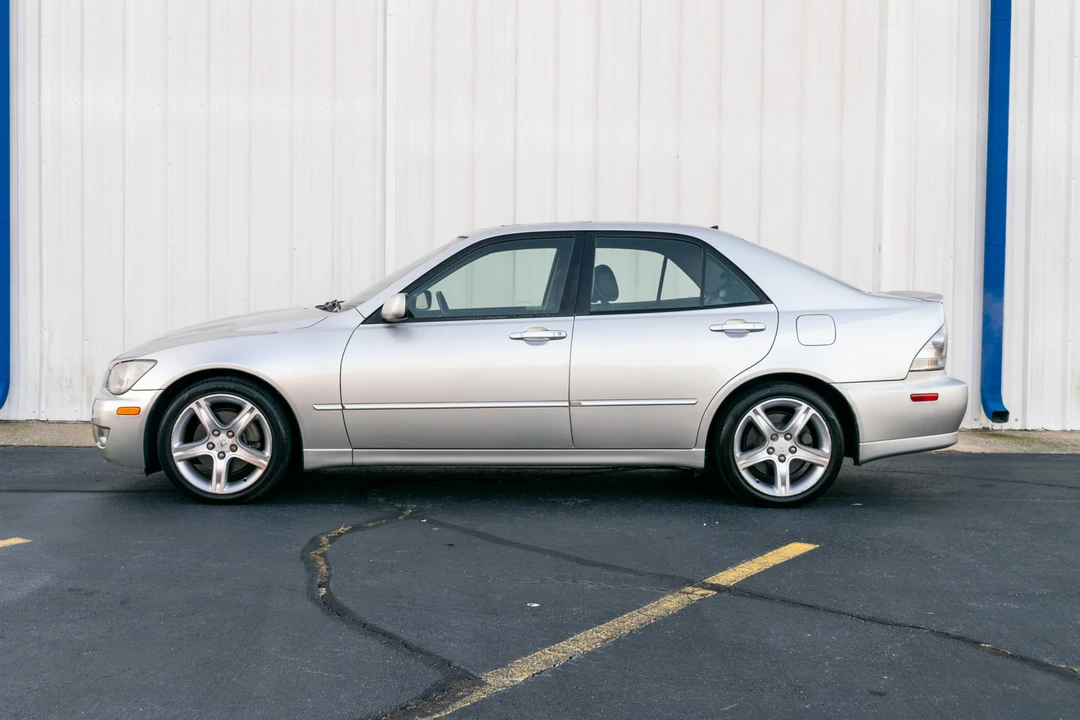 2004 Lexus IS 1st Gen - Image 3 of 31
