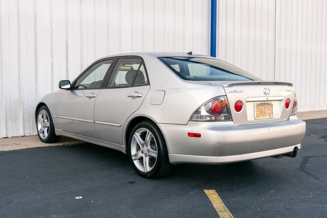2004 Lexus IS 1st Gen - Image 4 of 31