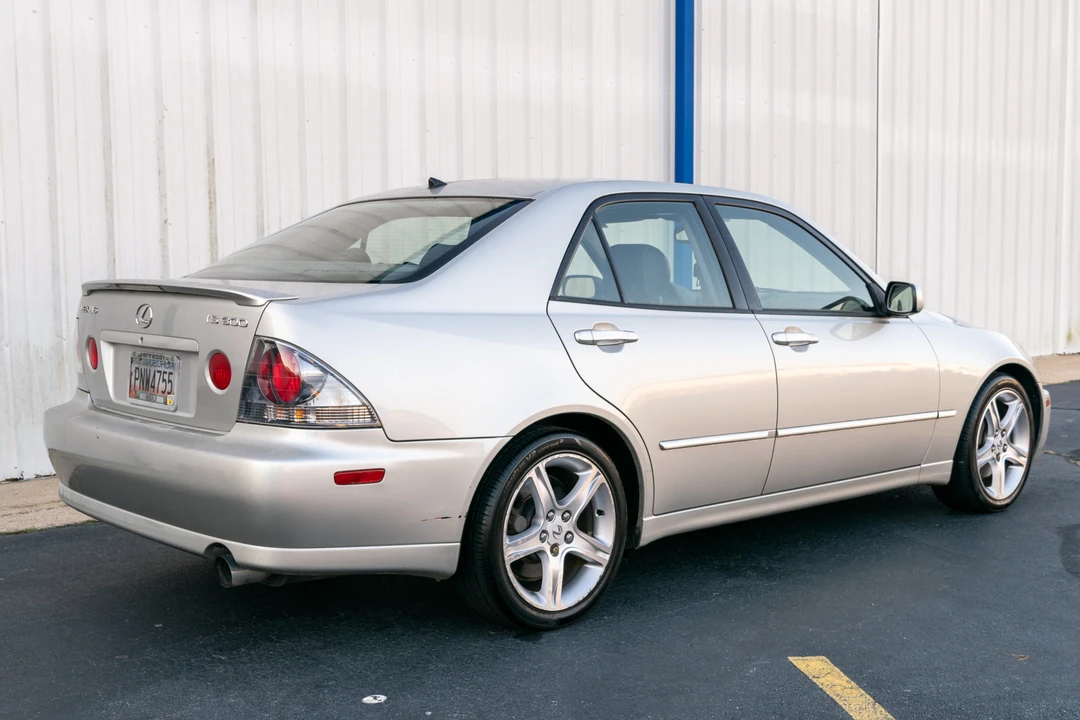 2004 Lexus IS 1st Gen - Image 6 of 31