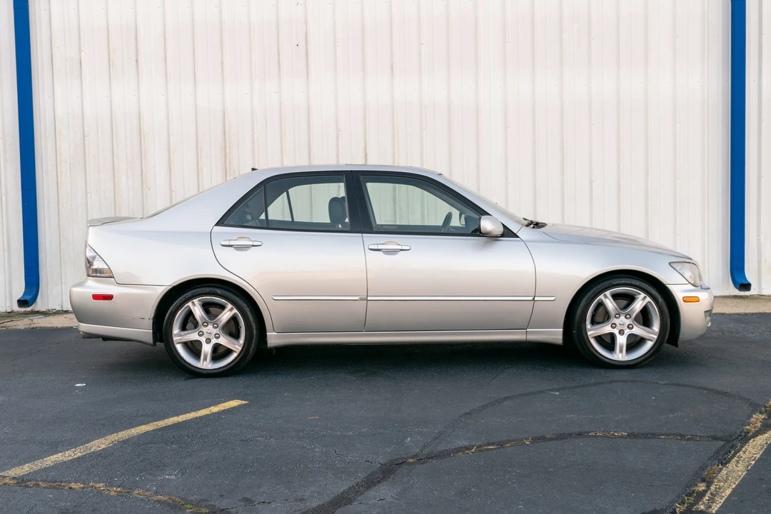 2004 Lexus IS 1st Gen - Image 7 of 31
