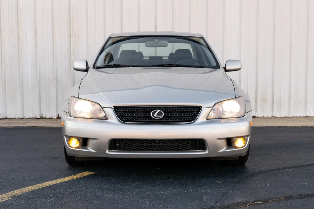 2004 Lexus IS 1st Gen - Image 10 of 31