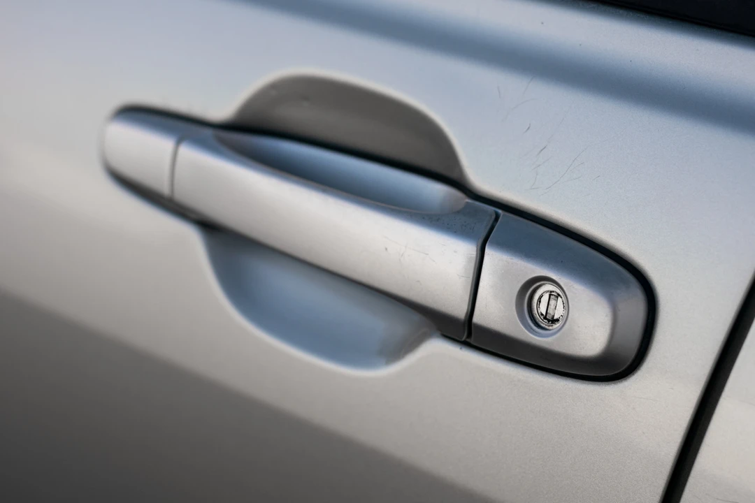 2004 Lexus IS 1st Gen - Image 24 of 31