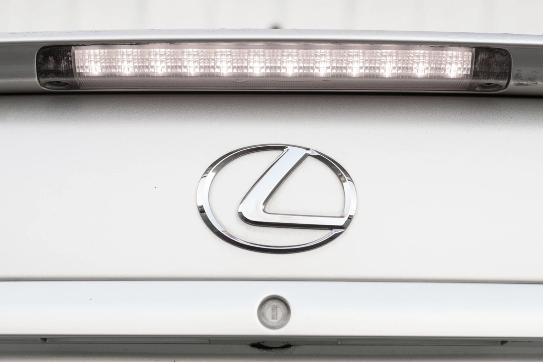 2004 Lexus IS 1st Gen - Image 26 of 31