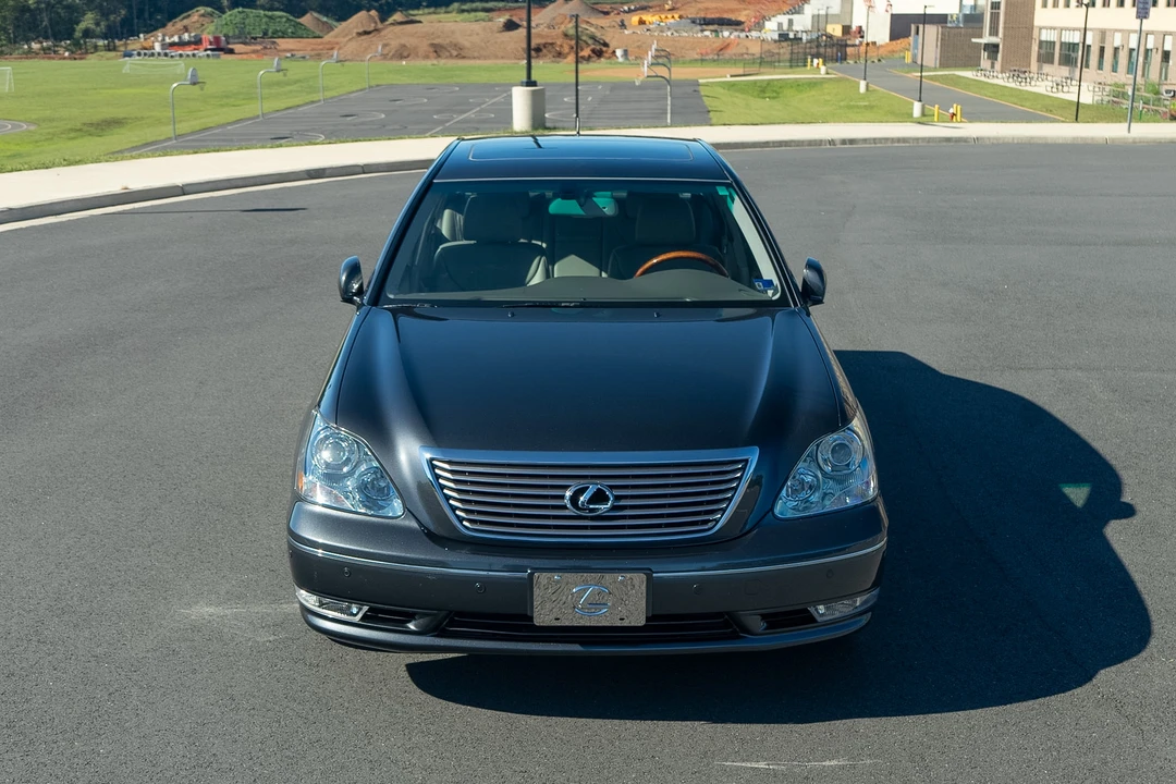 2005 Lexus LS 3rd Gen - Image 26 of 31