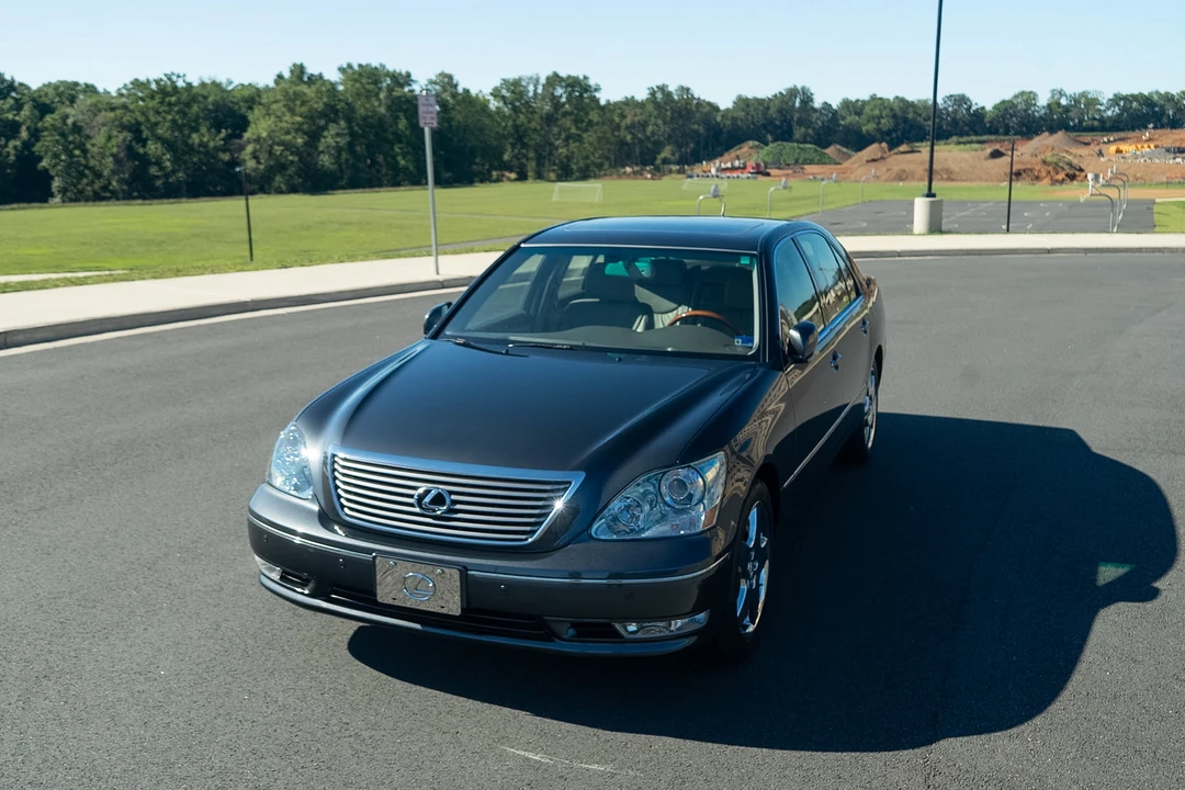 2005 Lexus LS 3rd Gen - Image 16 of 31