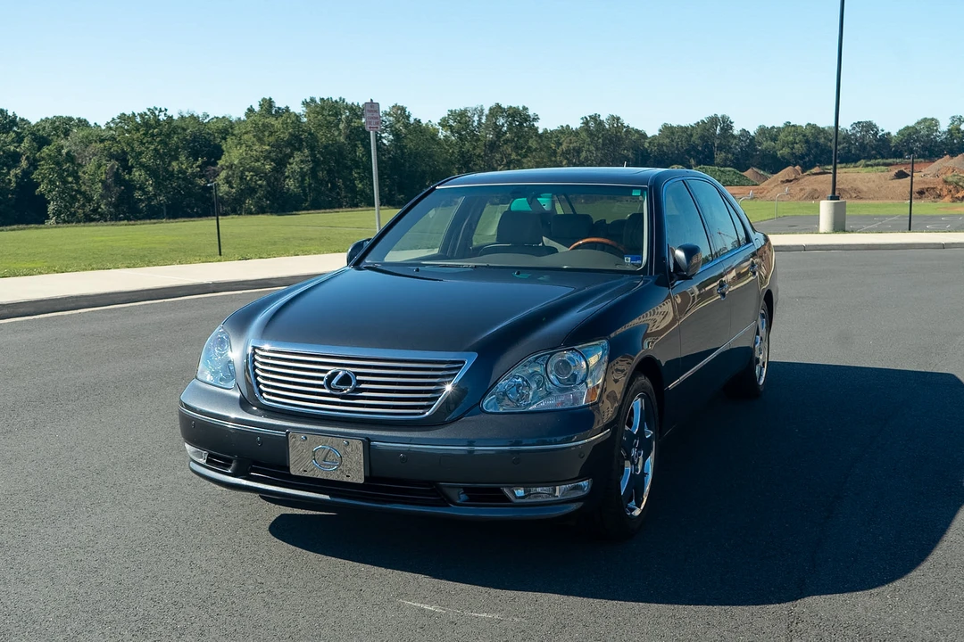 2005 Lexus LS 3rd Gen - Image 9 of 31