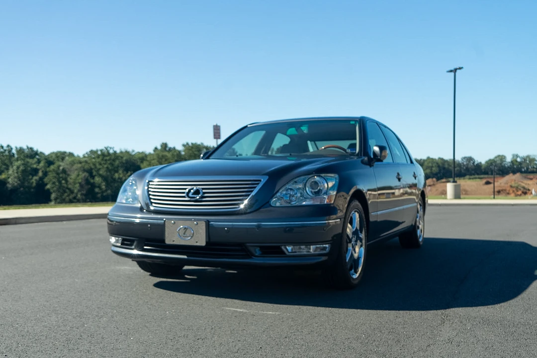 2005 Lexus LS 3rd Gen - Image 15 of 31