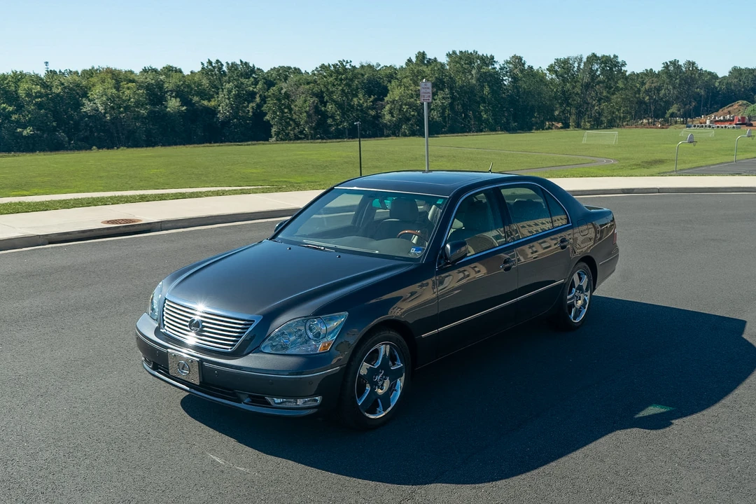 2005 Lexus LS 3rd Gen - Image 14 of 31