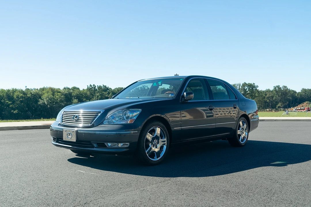 2005 Lexus LS 3rd Gen - Image 12 of 31