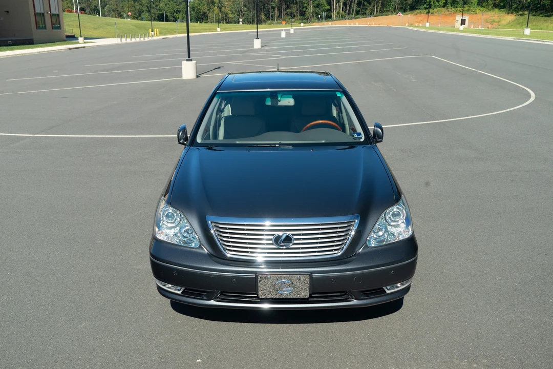 2005 Lexus LS 3rd Gen - Image 24 of 31