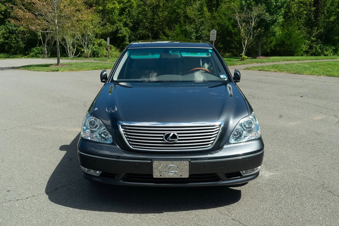 2005 Lexus LS 3rd Gen - Image 27 of 31