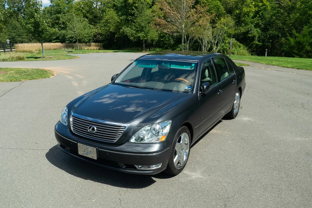 2005 Lexus LS 3rd Gen - Image 20 of 31