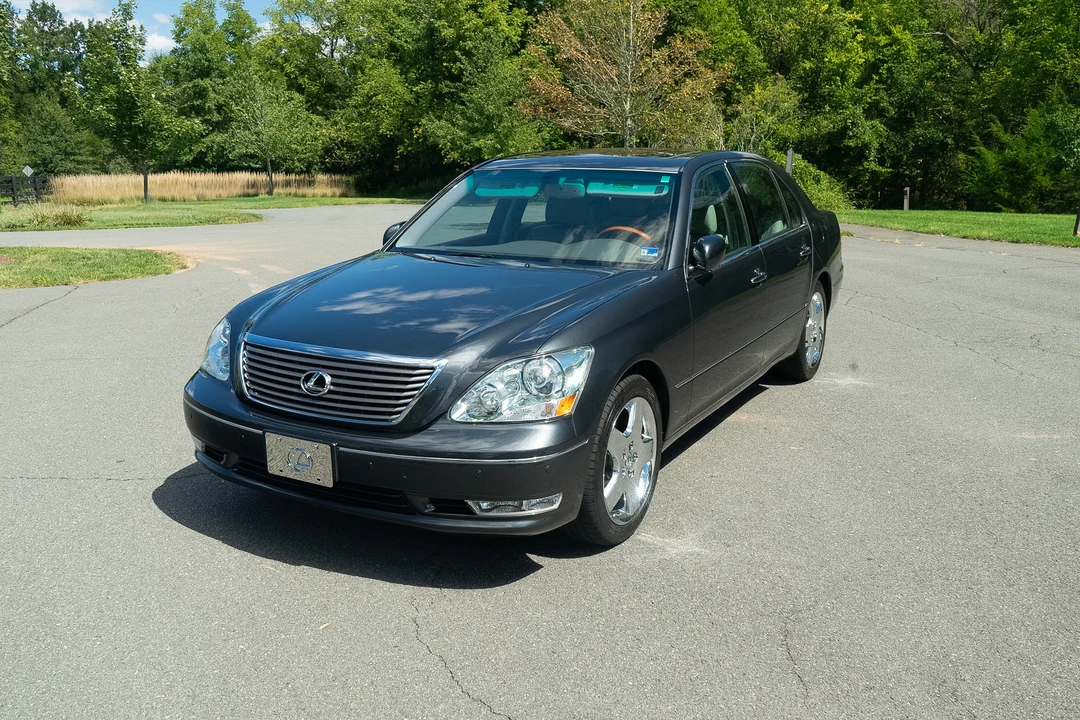 2005 Lexus LS 3rd Gen - Image 21 of 31