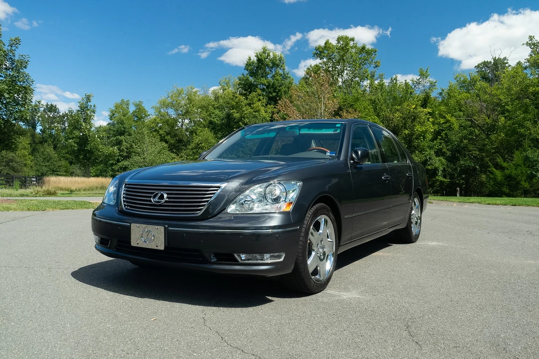 2005 Lexus LS 3rd Gen - Image 10 of 31