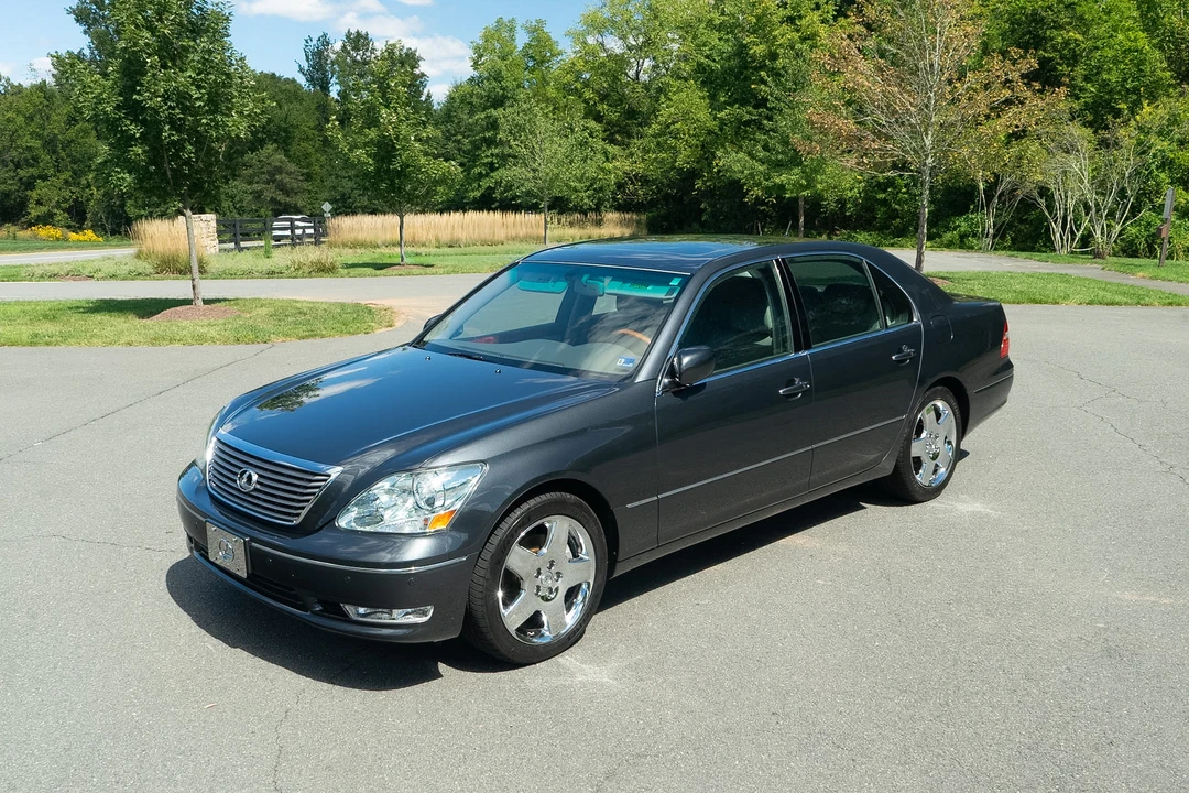 2005 Lexus LS 3rd Gen - Image 8 of 31